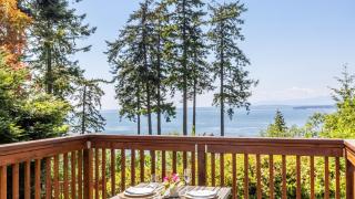 Smugglers Lagoon Beach Cottage by AvantStay - 4