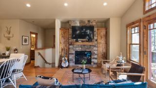 Atkinson by AvantStay Lake Front Home w Stunning Views in Tahoe Vista - 2