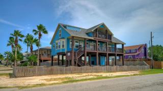 Incredible Nature Views Golf Cart for Rent Balcony Blue Crush by AvantStay - 0