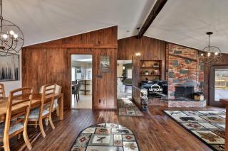 Bear Paw Cabin - 3 Living Areas, Hot Tub & Ping Pong Table - 6