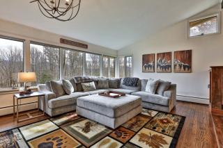 Bear Paw Cabin - 3 Living Areas, Hot Tub & Ping Pong Table - 5