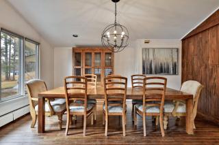 Bear Paw Cabin - 3 Living Areas, Hot Tub & Ping Pong Table - 2