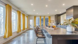 Dark Horse by AvantStay Secluded 5BDR w Hot Tub Game Room Deck Forest Views - 3