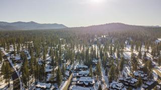 Modern Mountain Home w Cozy Fire Pit 15 Mins frm Northstar Maple by AvantStay - 9