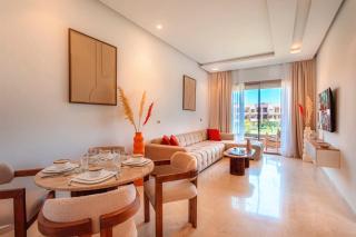 Appartement de charme vue piscine et espace vert - 0