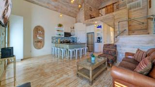 Shared Pool w Bay Views Boat Dock Fishing Big Slough by AvantStay - Padre Island - 2