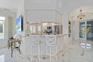 Ft Myers Beach Escape, Walk to Beach, Pool, Spa - 2