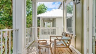 Chic 30A Beach Home Views Ping Pong 5-Min Walk to Carillon Beach Bellview - 2
