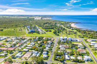 The Beach House 16 Clarke Street Bargara - 1