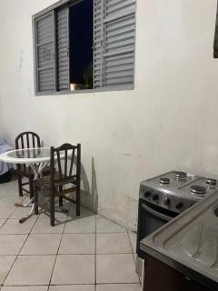 Kitnet perto da praia Coroados - 4