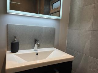 Riverside Cottage - City Centre - 3