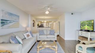 322 D Shipwatch by AvantStay Community Pool Access Close to Beach - 5