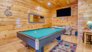 Bear Cove by AvantStay Hot Tub Pool Table - 7