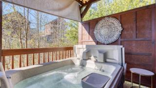 Bear Cove by AvantStay Hot Tub Pool Table - 5