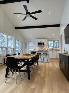 The Getaway Modern Lakefront w Hot Tub,Sauna,Wifi - 9