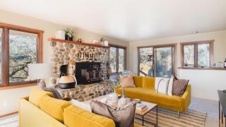 Gable by AvantStay Beautiful 3.5 Acre Oasis w Gorgeous Views Pool Hot Tub - 3