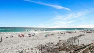 Weekender by AvantStay Gorgeous BEACH FRONT Home w Ocean View - 9