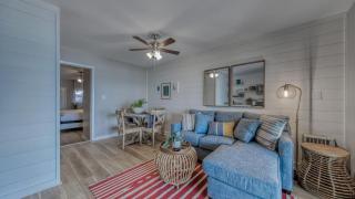 Weekender by AvantStay Gorgeous BEACH FRONT Home w Ocean View - 2