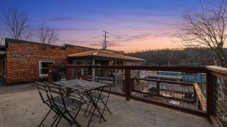 Riverside Trade Retreat AvantStay Industrial-Chic Near Downtown Asheville - 8