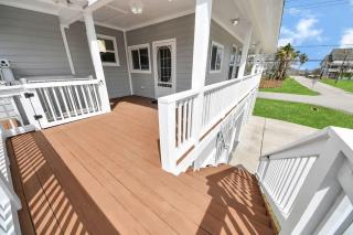 Boardwalk Bungalow Family Fun for All - Sleeps 10 - 4