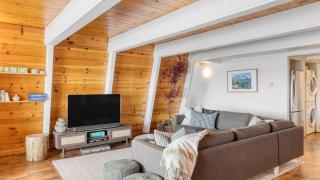 Chickadee by AvantStay Modern A-Frame Cabin - 3