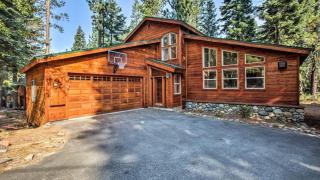 Moosetrack by AvantStay Cozy Cabin w Hot Tub In The Heart of Tahoe Donner - 0