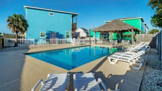 Private PoolPatio Arcade Game Walk to the Beach Ocean Devotion by AvantStay - 8