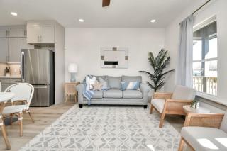 Bay Breeze Bungalow - Game Room & Pet Friendly - 4