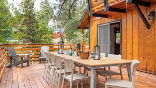 Updated Chic 4BDR w Large Deck Close to the Lake Avalon Pines by AvantStay - 9