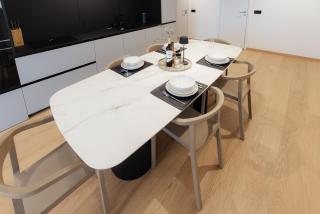 BNB SkyPark Luxe with Balcony - 9