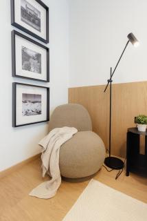 BNB SkyPark Luxe with Balcony - 7