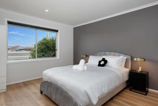 Hobart Family Retreat with Spa and Backyard Near Airport - 8