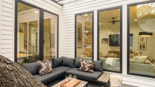 Modern Retreat w Pool Guest House Deck Lounge Henley by AvantStay - 9