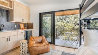 Modern Retreat w Pool Guest House Deck Lounge Henley by AvantStay - 3