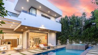 Luxe WeHo Villa Walk to Melrose Ave Pool Hot Tub North Vista by AvantStay - 0