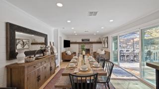 Hidden Oaks Farmhouse by AvantStay Hot Tub Deck - 9