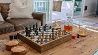 Hidden Oaks Farmhouse by AvantStay Hot Tub Deck - 1