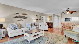 3C Mariners Walk by AvantStay Beach Pool Access Enclosed Porch - 3