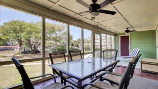 3C Mariners Walk by AvantStay Beach Pool Access Enclosed Porch - Isle of Palms - 8
