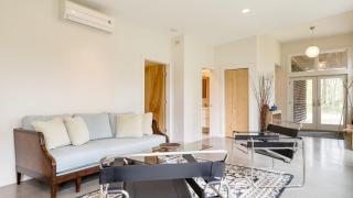 Secluded Modern Enclosed Patio Forest Views Woodland Zen by AvantStay - 4