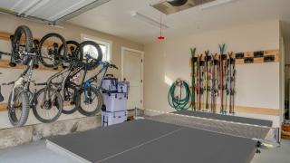 The Gem Estate by AvantStay Modern Farmhouse w Lavender Fields Hot Tub - 3