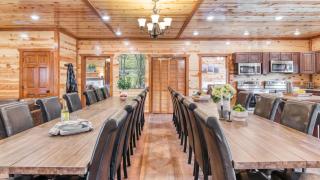 Boon by AvantStay 40-Guest Luxe Smokies Retreat - 3