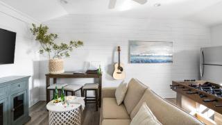 Lyle by AvantStay Chic Beach House w Pool Hot Tub Walking Distance to Ocean - 1