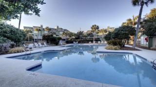 11E Mariners Walk by AvantStay Ocean Views Beachfront Living Shared Pool - 7