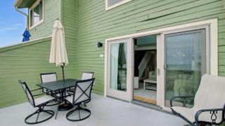 11E Mariners Walk by AvantStay Ocean Views Beachfront Living Shared Pool - 8