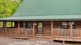 Yesteryear by AvantStay Hot tub 360 Deck Views and Game Room Easy Access - 7