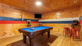 Yesteryear by AvantStay Hot tub 360 Deck Views and Game Room Easy Access - 2