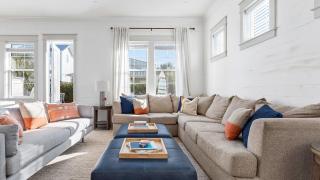 Sleeps 18 7BDR Backyard Pool Walk to Beach Miramar Beach Jewel by AvantStay - Destin - 4