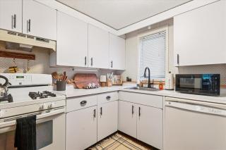 Stowe'd In at Village Green - 8