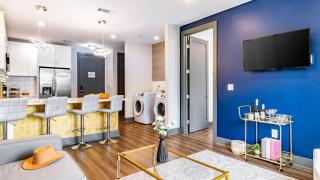 Lindsley by AvantStay Balcony Modern Design A Downtown Location - 7